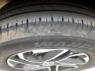 Used 2022 Kia Carens Luxury Plus 1.4 Petrol 6 STR Petrol Manual tyres RIGHT REAR TYRE TREAD VIEW