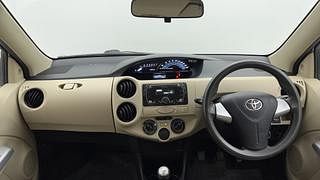 Used 2017 Toyota Etios Liva [2017-2020] V Petrol Manual interior DASHBOARD VIEW