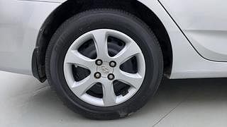 Used 2011 Hyundai Verna [2011-2015] Fluidic 1.6 VTVT EX Petrol Manual tyres RIGHT REAR TYRE RIM VIEW