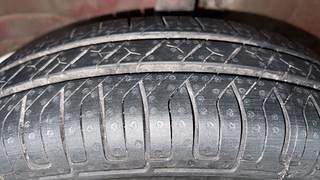 Used 2011 Maruti Suzuki Wagon R 1.0 [2010-2019] LXi Petrol Manual tyres LEFT FRONT TYRE TREAD VIEW