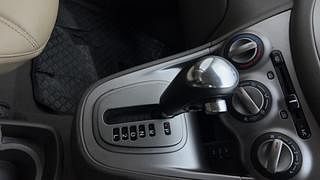 Used 2013 Hyundai i10 [2010-2016] Sportz AT Petrol Petrol Automatic interior GEAR  KNOB VIEW