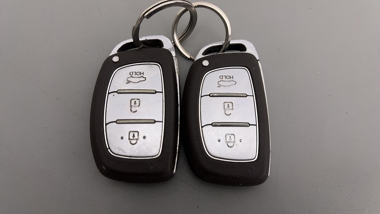 Used 2015 Hyundai Grand i10 [2013-2017] Asta 1.2 Kappa VTVT Petrol Manual extra CAR KEY VIEW
