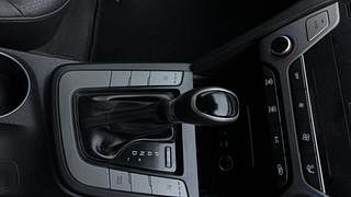 Used 2016 Hyundai Elantra [2016-2022] 2.0 SX(O) AT Petrol Automatic interior GEAR  KNOB VIEW