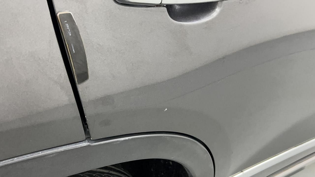 Used 2018 Maruti Suzuki Vitara Brezza [2016-2020] VDi (O) Diesel Manual dents MINOR SCRATCH