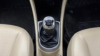 Used 2017 Hyundai Fluidic Verna 4S [2015-2017] 1.6 CRDi SX Diesel Manual interior GEAR  KNOB VIEW
