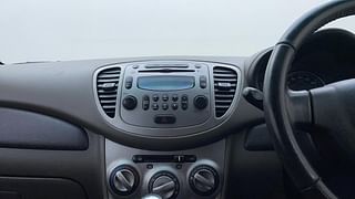 Used 2012 Hyundai i10 [2010-2016] Sportz AT Petrol Petrol Automatic top_features Integrated (in-dash) music system