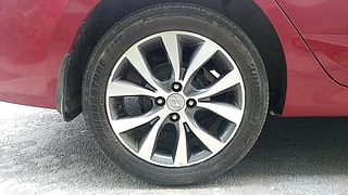 Used 2017 Hyundai Fluidic Verna 4S [2015-2018] 1.6 VTVT SX Petrol Manual tyres RIGHT REAR TYRE RIM VIEW