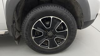 Used 2018 Renault Duster [2015-2019] 110 PS RXZ 4X2 AMT Diesel Automatic tyres RIGHT FRONT TYRE RIM VIEW