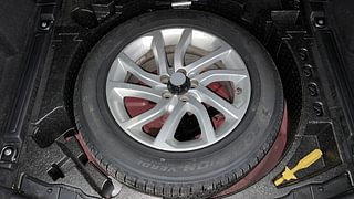 Used 2017 Land Rover Discovery Sport [2015-2020] HSE Diesel Automatic tyres SPARE TYRE VIEW