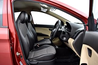 Used 2012 Hyundai Eon [2011-2018] Magna Petrol Manual interior RIGHT SIDE FRONT DOOR CABIN VIEW