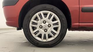 Used 2013 null Petrol Manual tyres LEFT FRONT TYRE RIM VIEW