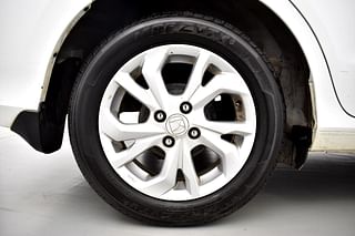 Used 2018 Honda Amaze 1.2 V CVT Petrol Petrol Automatic tyres RIGHT REAR TYRE RIM VIEW