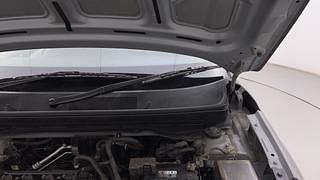Used 2020 Hyundai Venue [2019-2022] S 1.2 Petrol Manual engine ENGINE LEFT SIDE HINGE & APRON VIEW