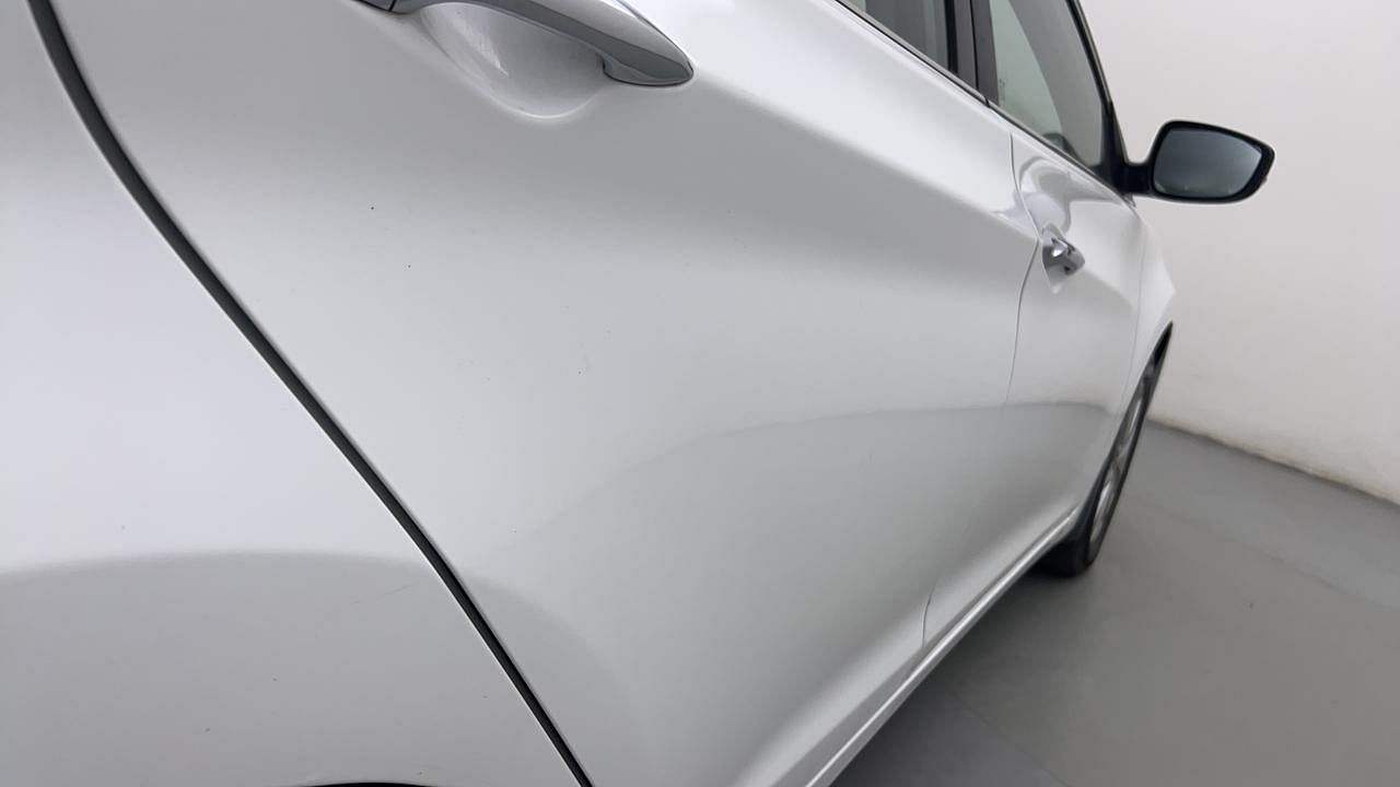 Used 2015 Hyundai Neo Fluidic Elantra [2012-2016] 1.8 SX MT VTVT Petrol Manual dents MINOR SCRATCH
