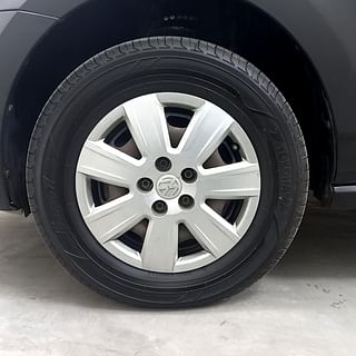 Used 2012 Volkswagen Polo [2010-2014] Comfortline 1.2L (P) Petrol Manual tyres LEFT FRONT TYRE RIM VIEW