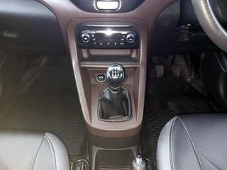Used 2019 Ford Freestyle [2017-2021] Titanium 1.2 Petrol Manual interior GEAR  KNOB VIEW