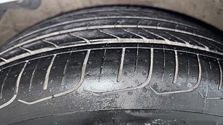 Used 2013 Hyundai Verna [2011-2015] Fluidic 1.6 VTVT SX Opt AT Petrol Automatic tyres RIGHT REAR TYRE TREAD VIEW