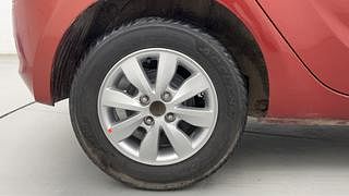Used 2012 Hyundai i20 [2012-2014] Sportz 1.2 Petrol Manual tyres RIGHT REAR TYRE RIM VIEW
