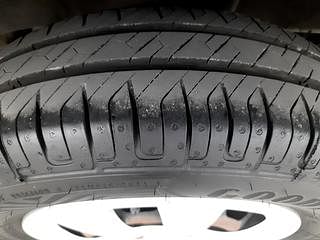 Used 2017 Renault Kwid [2015-2019] 1.0 RXT AMT Opt Petrol Automatic tyres LEFT REAR TYRE TREAD VIEW