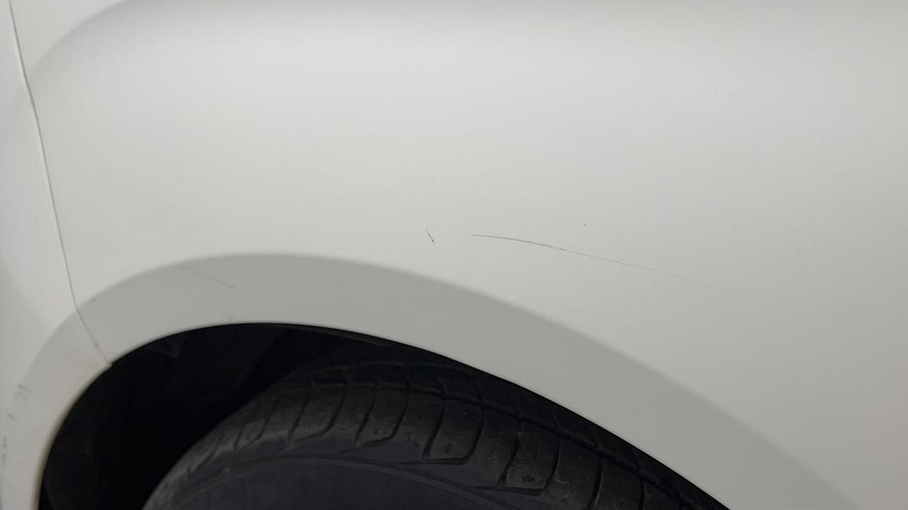 Used 2018 Mahindra Marazzo M6 8str Diesel Manual dents MINOR SCRATCH