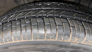 Used 2017 Renault Kwid [2015-2019] 1.0 RXT AMT Petrol Automatic tyres RIGHT FRONT TYRE TREAD VIEW