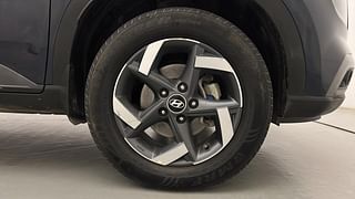 Used 2019 Hyundai Venue [2019-2022] SX Plus 1.0 Turbo DCT Petrol Automatic tyres RIGHT FRONT TYRE RIM VIEW