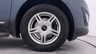 Used 2019 Mahindra Marazzo M6 8str Diesel Manual tyres RIGHT FRONT TYRE RIM VIEW