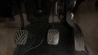 Used 2014 Maruti Suzuki Ertiga [2012-2015] VDi Diesel Manual interior PEDALS VIEW