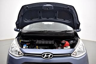 Used 2016 Hyundai Grand i10 [2013-2017] Magna AT 1.2 Kappa VTVT Petrol Automatic engine ENGINE & BONNET OPEN FRONT VIEW