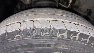 Used 2017 Mahindra TUV300 [2015-2020] T8 Diesel Manual tyres RIGHT FRONT TYRE TREAD VIEW