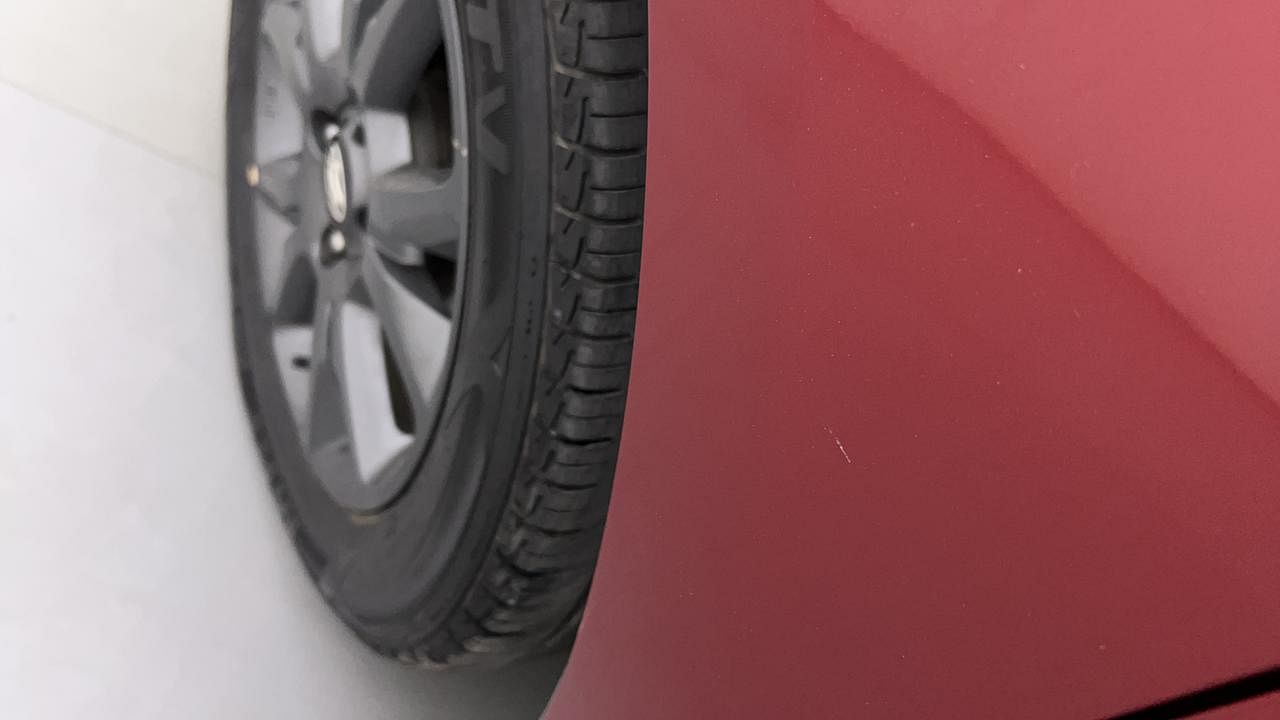 Used 2019 Hyundai Elite i20 [2018-2020] Sportz Plus 1.2 Petrol Manual dents MINOR SCRATCH