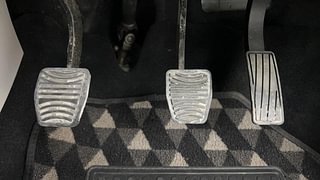 Used 2021 Mahindra XUV 300 W8 Petrol Petrol Manual interior PEDALS VIEW