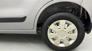 Used 2015 Maruti Suzuki Wagon R 1.0 [2010-2019] LXi Petrol Manual tyres LEFT REAR TYRE RIM VIEW