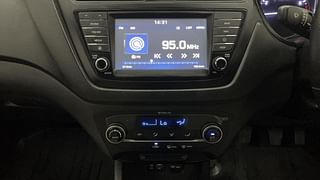 Used 2017 Hyundai Elite i20 [2014-2018] Asta 1.2 Dual Tone Petrol Manual interior MUSIC SYSTEM & AC CONTROL VIEW