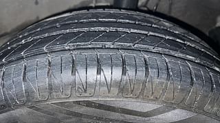Used 2010 Hyundai i20 [2008-2012] Asta 1.2 ABS Petrol Manual tyres RIGHT FRONT TYRE TREAD VIEW