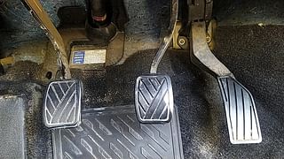 Used 2016 Maruti Suzuki Vitara Brezza [2016-2020] ZDi Diesel Manual interior PEDALS VIEW