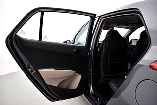 Used 2018 Hyundai Grand i10 [2013-2017] Magna 1.2 Kappa VTVT Petrol Manual interior LEFT REAR DOOR OPEN VIEW