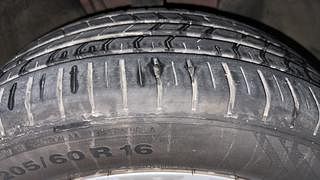 Used 2022 Volkswagen Taigun Comfortline 1.0 TSI MT Petrol Manual tyres RIGHT FRONT TYRE TREAD VIEW