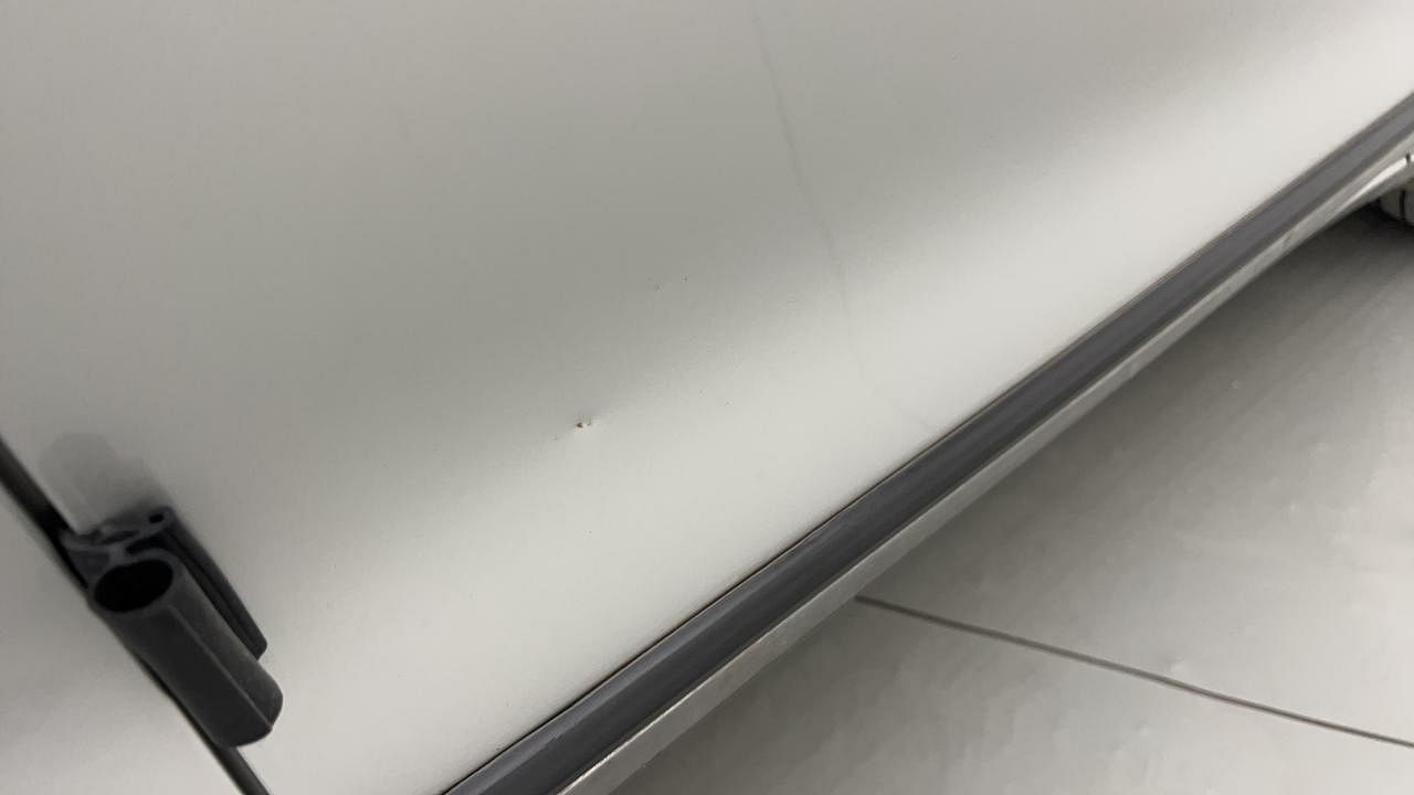 Used 2022 Maruti Suzuki Swift LXI Petrol Manual dents MINOR SCRATCH