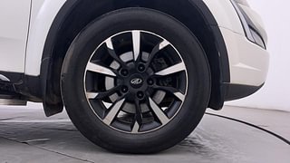 Used 2018 Mahindra XUV500 [2018-2021] W11 AT Diesel Automatic tyres RIGHT FRONT TYRE RIM VIEW