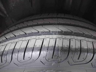 Used 2017 volkswagen Vento 1.5L Highline Diesel AT Diesel Automatic tyres LEFT REAR TYRE TREAD VIEW
