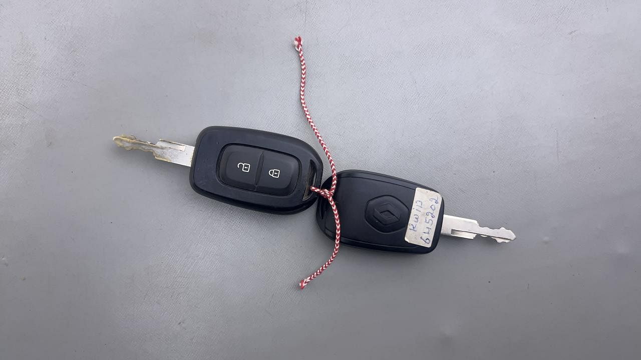 Used 2019 Renault Kwid [2017-2019] RXT 1.0 SCE Special (O) Petrol Manual extra CAR KEY VIEW