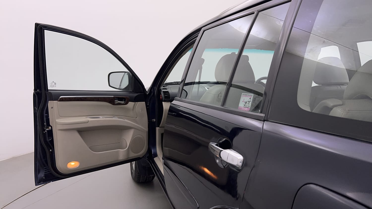 New Mitsubishi Pajero Sport interior LEFT FRONT DOOR OPEN VIEW