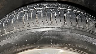 Used 2015 Hyundai Eon [2011-2018] Sportz Petrol Manual tyres RIGHT FRONT TYRE TREAD VIEW