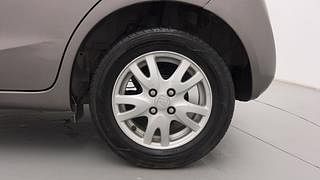 Used 2014 Honda Brio [2011-2016] V MT Petrol Manual tyres LEFT REAR TYRE RIM VIEW