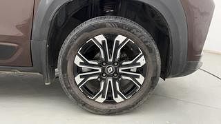 Used 2021 Renault Kiger RXZ AMT Dual Tone Petrol Automatic tyres RIGHT FRONT TYRE RIM VIEW