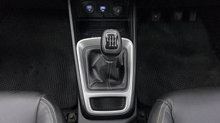 Used 2020 Hyundai Venue [2019-2020] SX(O) 1.4 CRDI Diesel Manual interior GEAR  KNOB VIEW