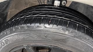 Used 2015 Volkswagen Vento [2015-2019] Highline Petrol AT Petrol Automatic tyres RIGHT FRONT TYRE TREAD VIEW