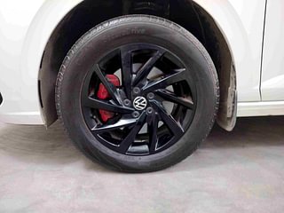 Used 2023 null Petrol Automatic tyres LEFT FRONT TYRE RIM VIEW