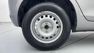 Used 2016 Maruti Suzuki Swift [2014-2017] LXI (O) Petrol Manual tyres RIGHT REAR TYRE RIM VIEW